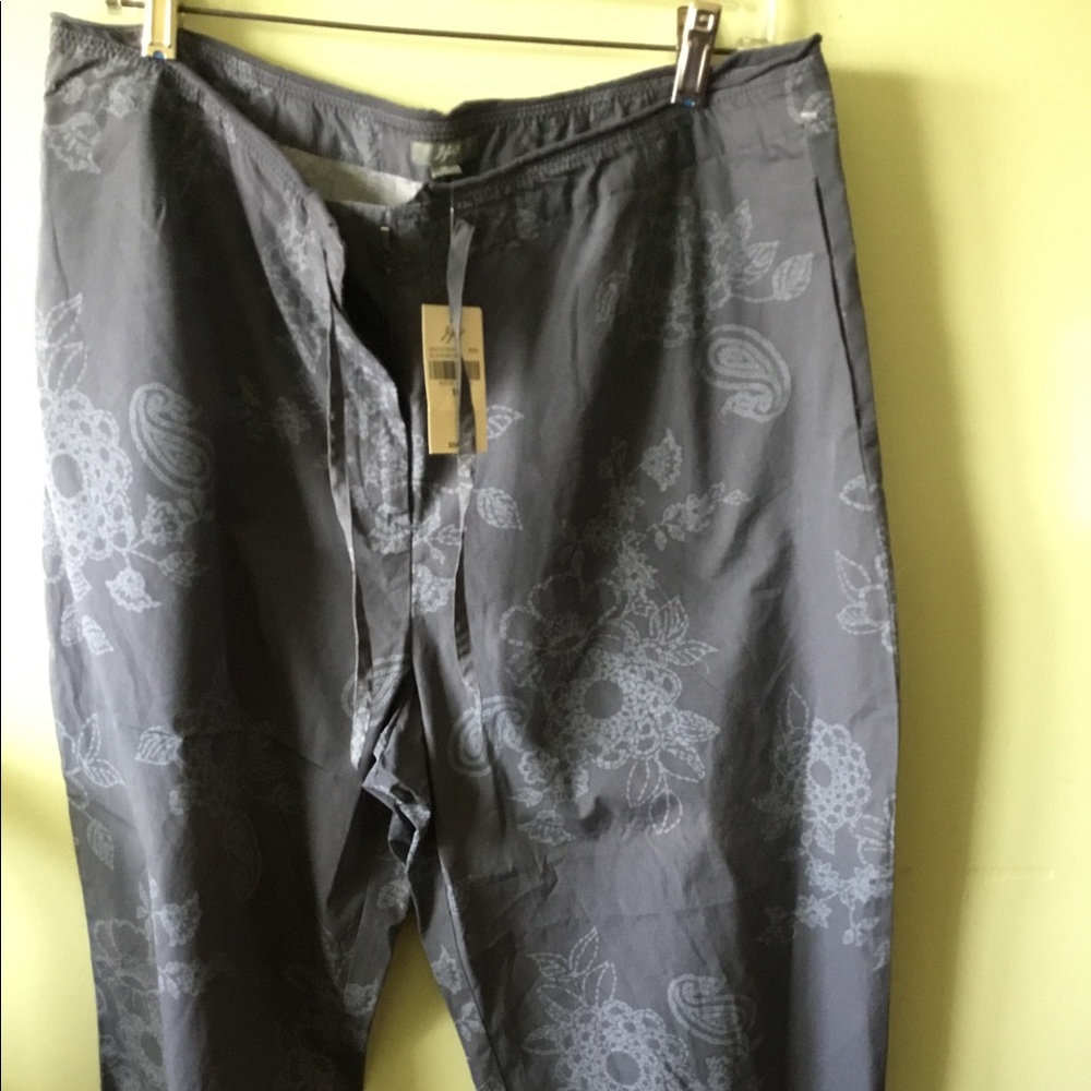 New J.Jill cropped pants  size 16